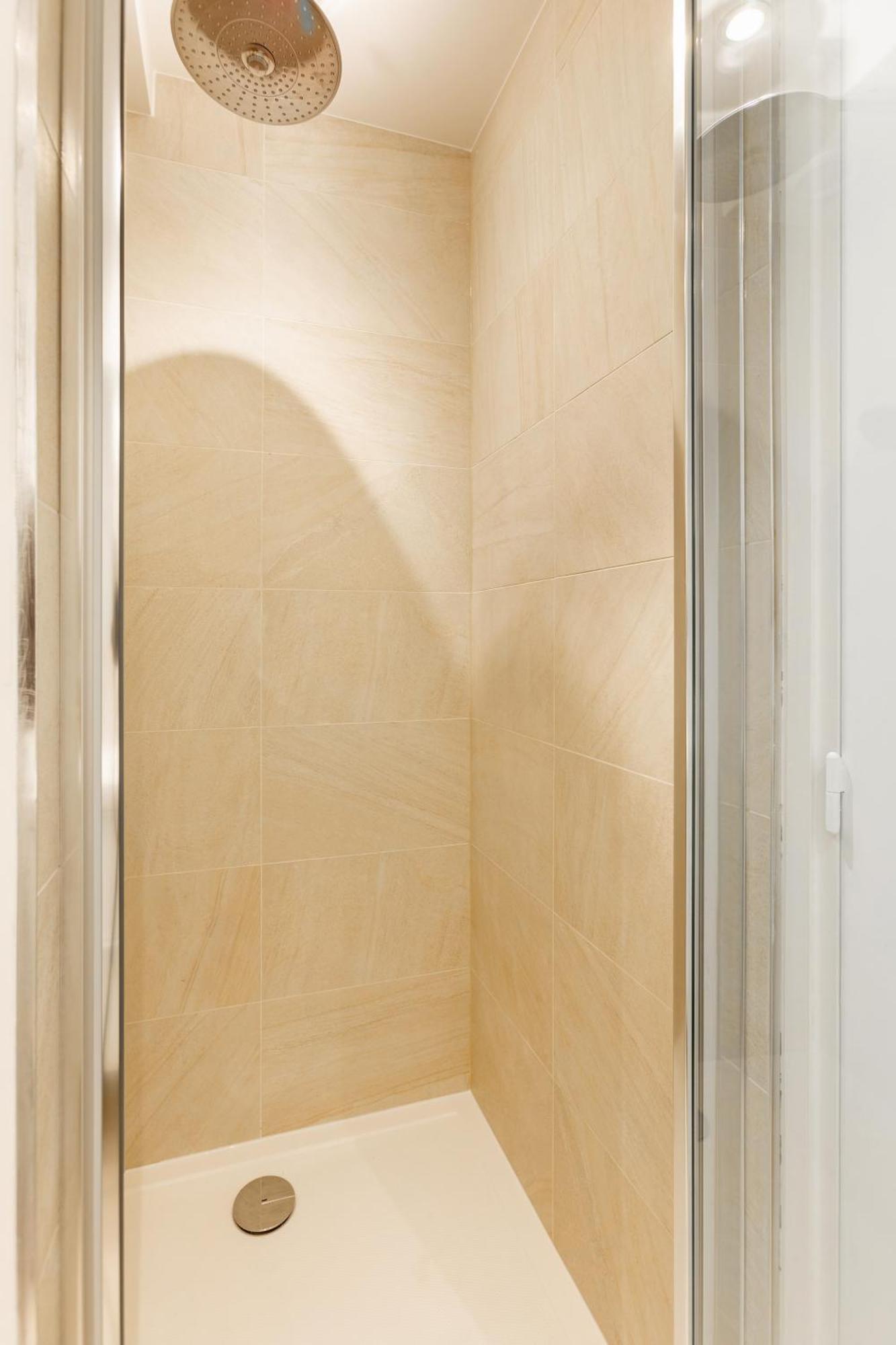 Homestay Comfortion Zaira - De Luxe Avec Vue Sur La Defense
